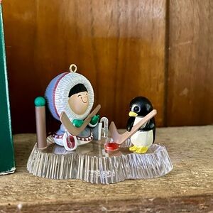 Hallmark Frosty Friends Ornament - Hockey